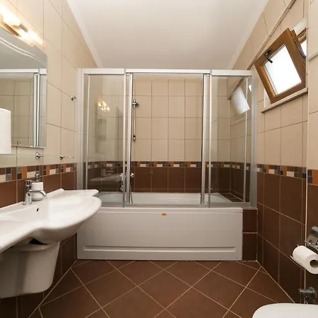 빌라 Kemer'De Korunakli, Bahceli Ve Oezel Havuzlu Villa