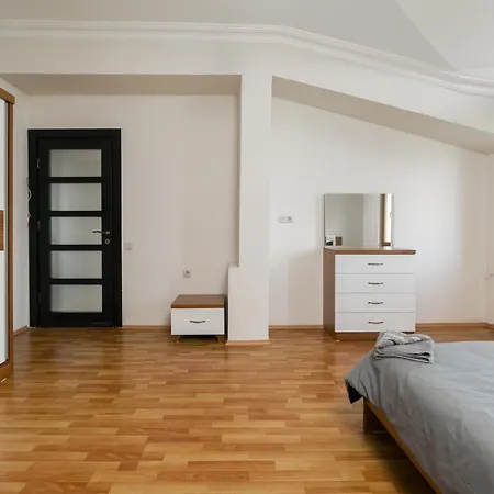 Kemer'De Korunakli, Bahceli Ve Oezel Havuzlu Villa Vilă *
