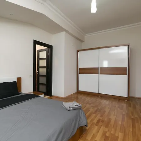 Kemer'De Korunakli, Bahceli Ve Oezel Havuzlu Villa * Kemer