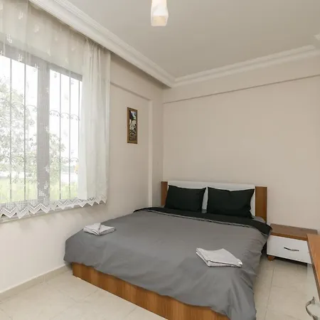 Kemer'De Korunakli, Bahceli Ve Oezel Havuzlu Villa * Kemer